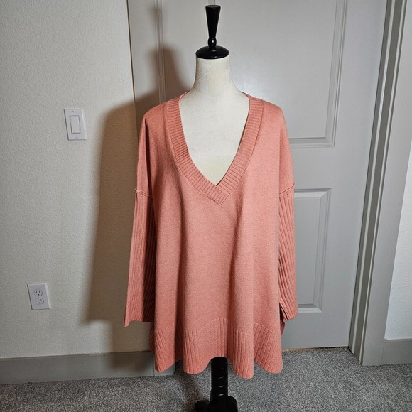 NWOT Free People Sweater Women Large Oversized V-Neck Pullover Lightest Rose - Picture 1 of 15